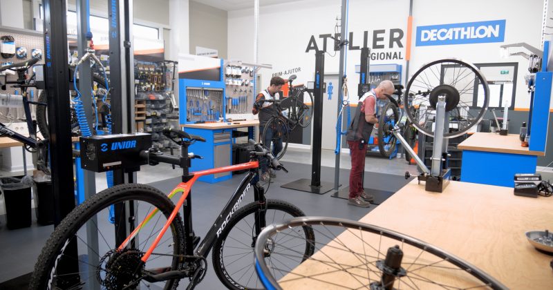 Decathlon a deschis Atelierul Regional de reparat echipamente sportive