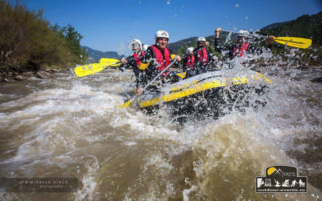 Outdoor Events – rafting pe Buzău, kayaking și e-bike în Transilvania